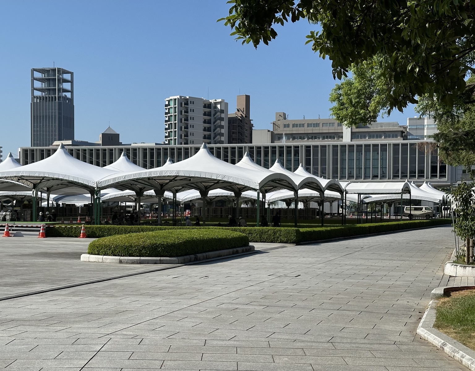 広島平和記念資料館の外観